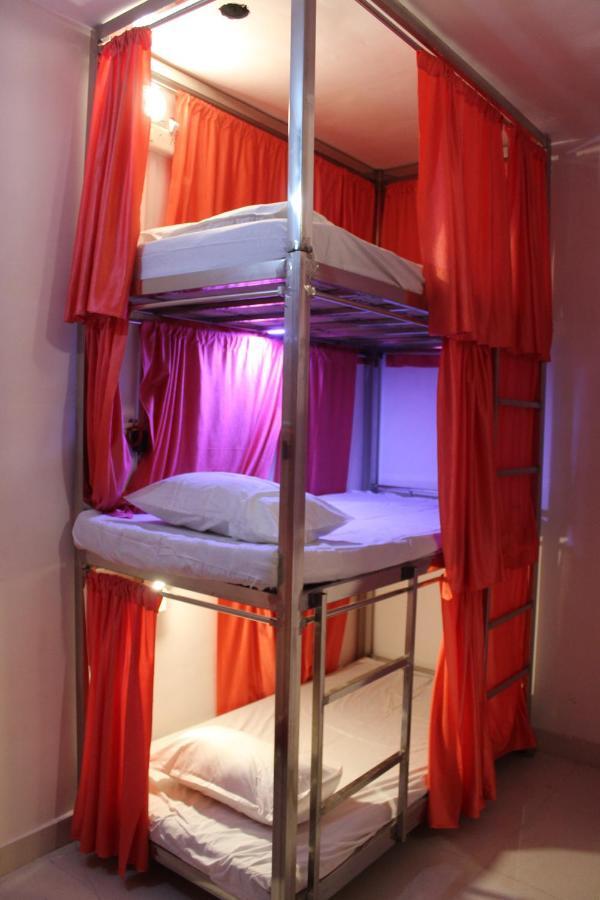 Sunset Backpackers Hostel 오르차 외부 사진