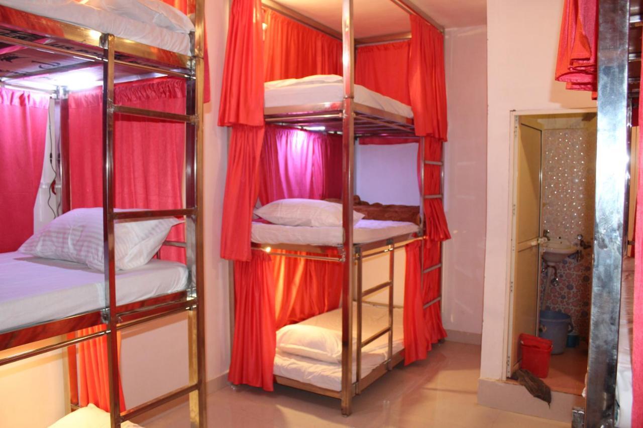 Sunset Backpackers Hostel 오르차 외부 사진