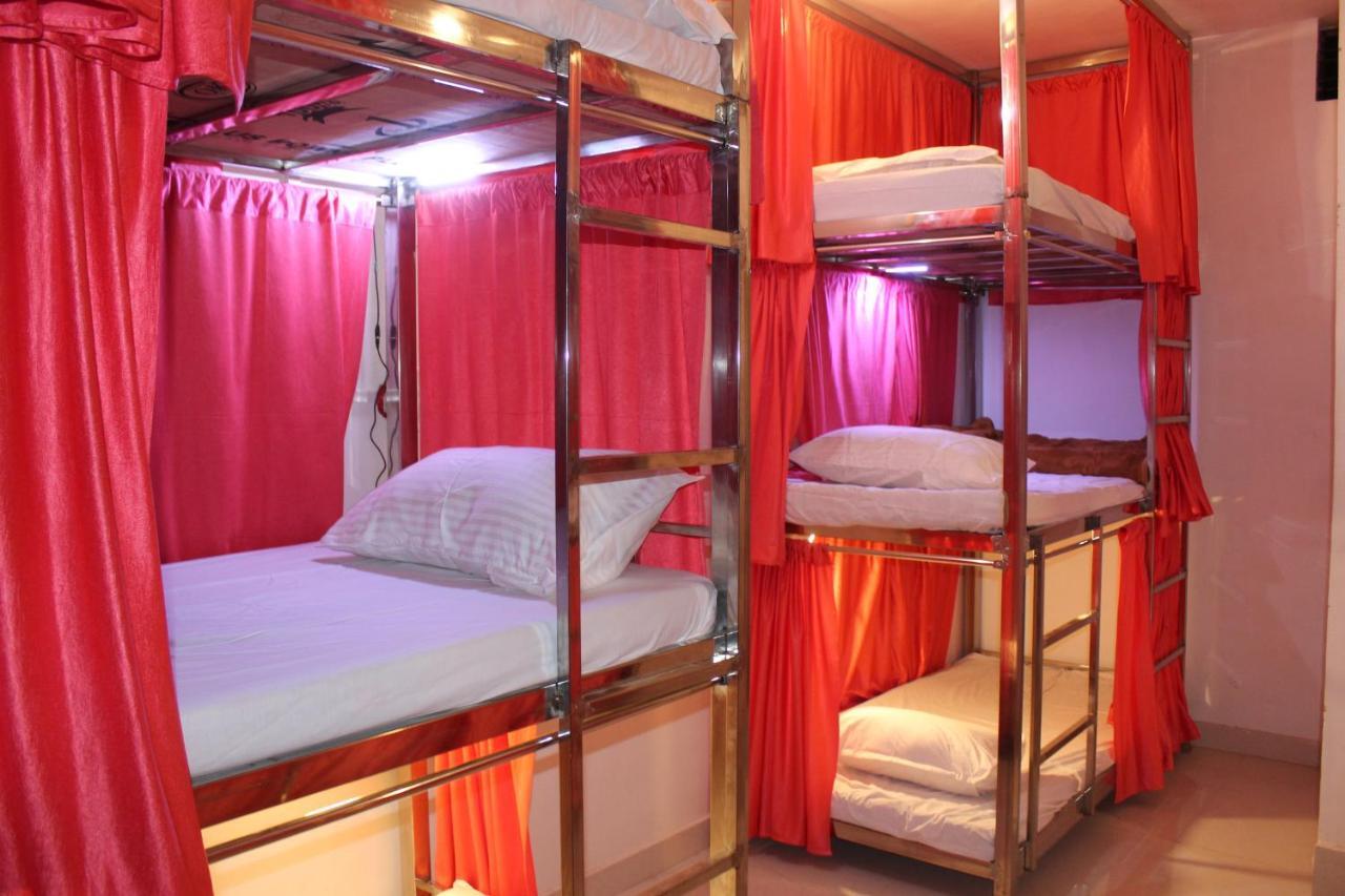 Sunset Backpackers Hostel 오르차 외부 사진