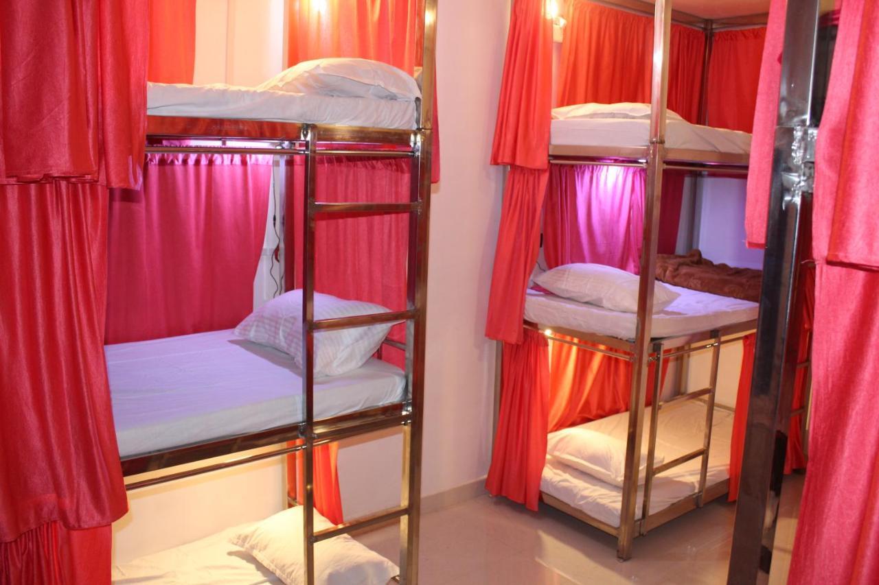 Sunset Backpackers Hostel 오르차 외부 사진