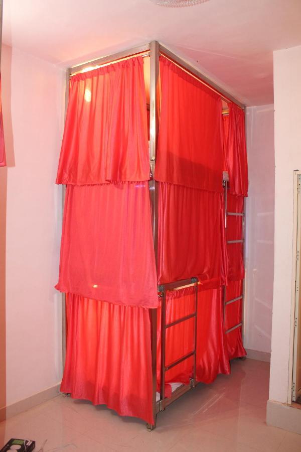 Sunset Backpackers Hostel 오르차 외부 사진