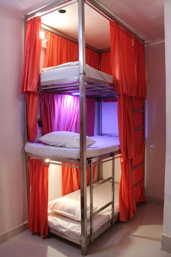 Sunset Backpackers Hostel 오르차 외부 사진