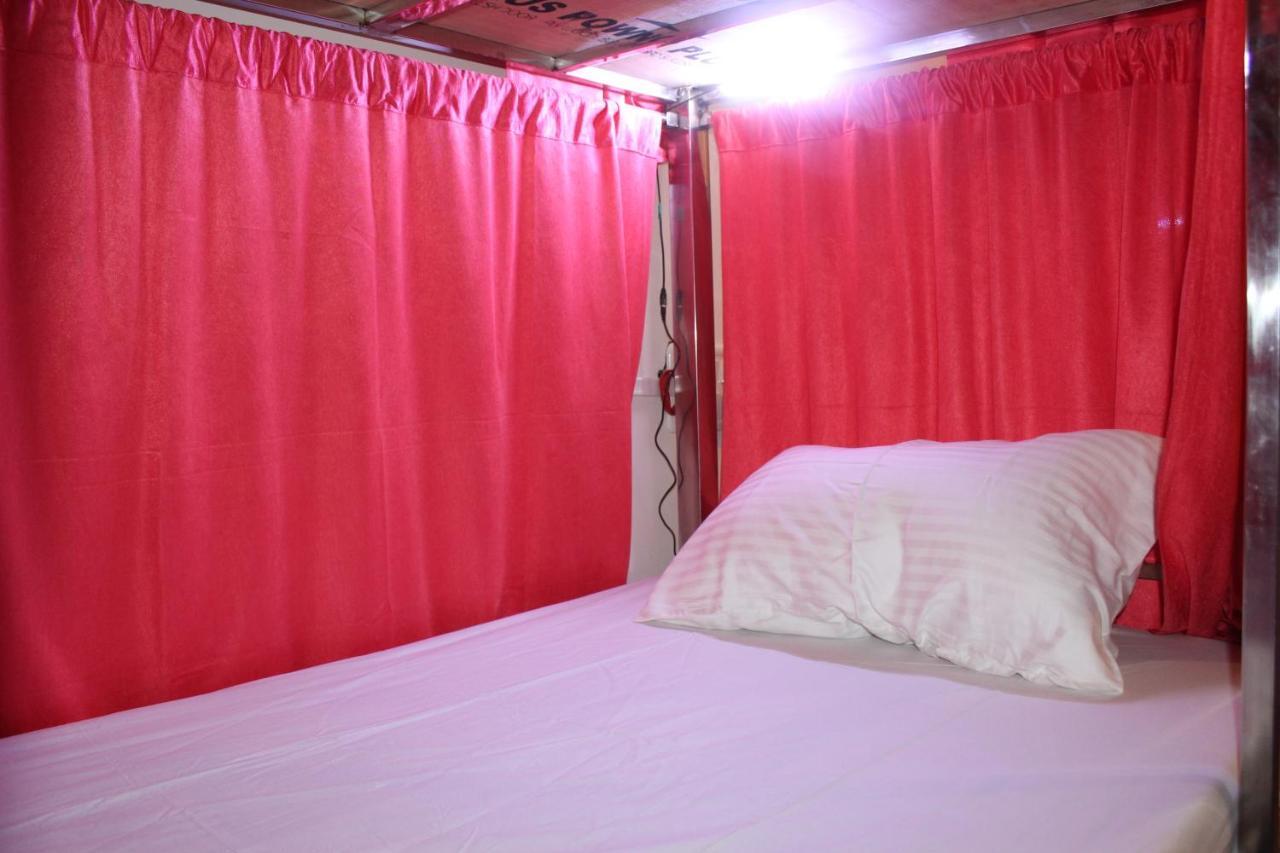 Sunset Backpackers Hostel 오르차 외부 사진