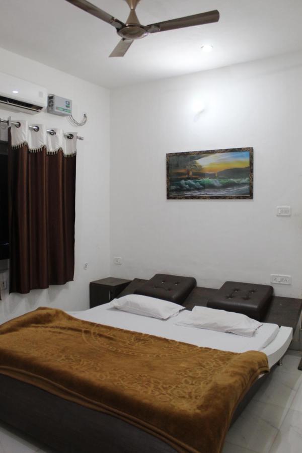 Sunset Backpackers Hostel 오르차 외부 사진