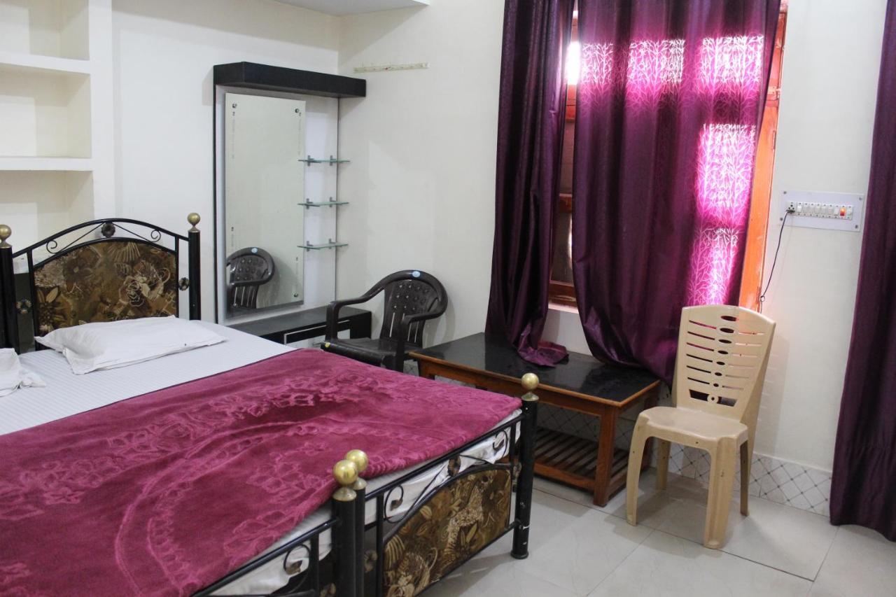 Sunset Backpackers Hostel 오르차 외부 사진